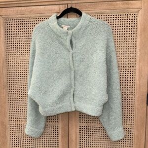 H&M Alpaca Bland  Women Sweater/Cardigan/ Jacket Size 4